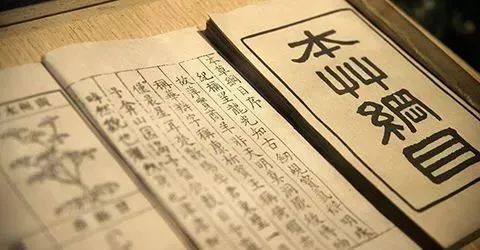 女人艾灸膝盖的好处与功效是什么(图1)