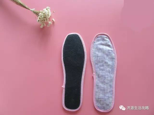 一种保健养生艾草鞋垫的制作方法(图1)